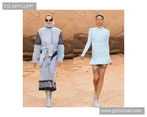 异形足球明星挂画展现独特风格与创意魅力的艺术作品欣赏