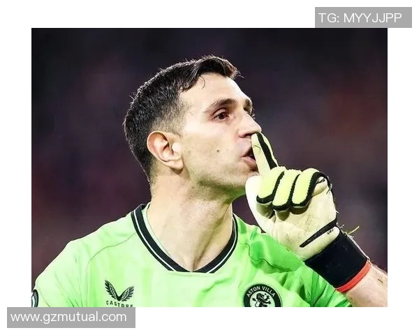 足球明星闭嘴庆祝动作引发热议展现独特个性与比赛激情