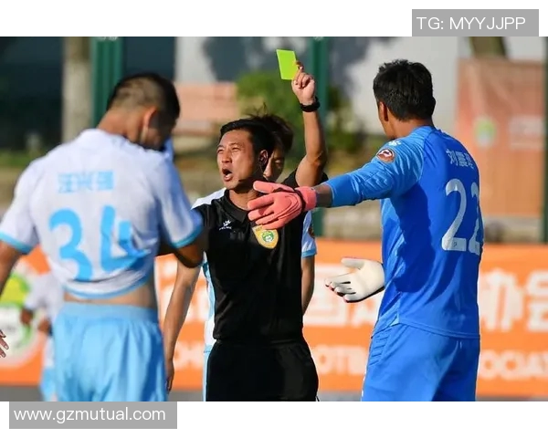 足球明星的威严让裁判心存畏惧比赛中的权力游戏与明星光环 足球明星的威严让裁判心存畏惧比赛中的权力游戏与明星光环